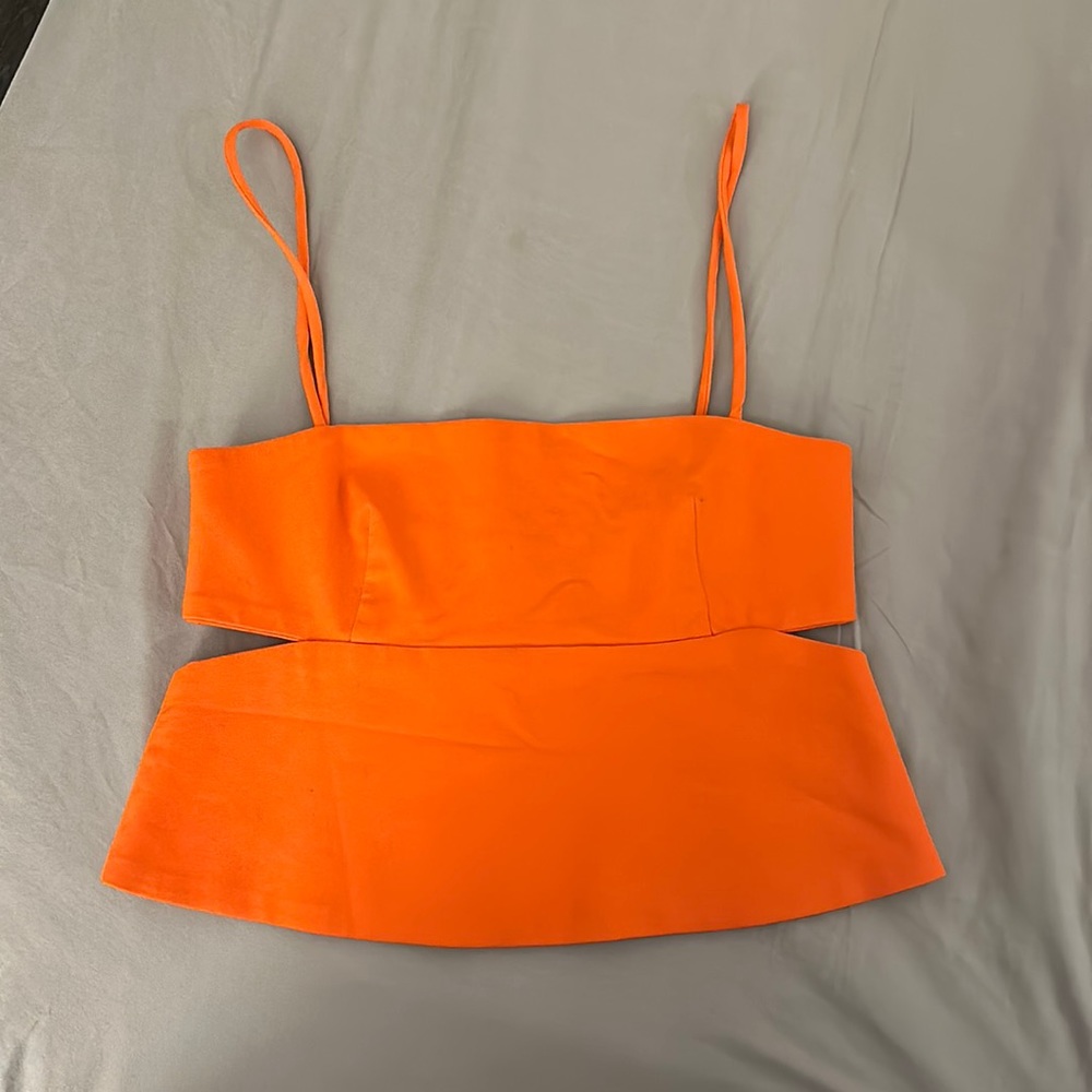 🍊 zara cut-out cropped tank